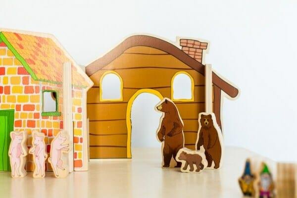 Basme-cu-ferme-de-arhitectura-fericita-The-Freckled-Frog Basme cu ferme de arhitectură fericită