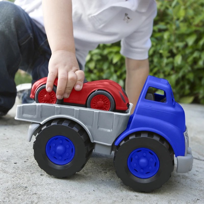 Camion-cu-platforma-si-masina-de-curse-Green-Toys Camion cu platformă și mașină de curse