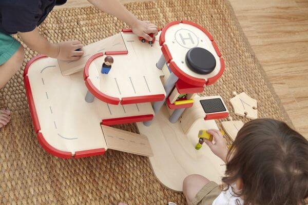 Garaj-pentru-parcare-PlanToys-2 Garaj pentru parcare | Parking Garage