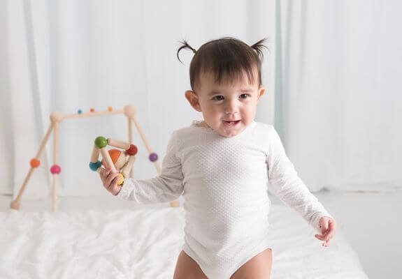 Jucarie-triunghiulara-PlanToys-1 Jucărie triunghiulară | Triangle Clutching Toy