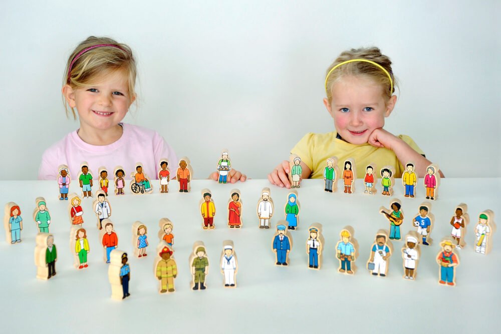 Oamenii-satului-The-Freckled-Frog-1 Oamenii satului | The Village People