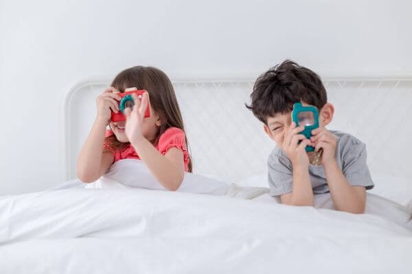 Primul-meu-telefon-si-camera-foto-PlanToys-1 Primul meu telefon și cameră foto | My First Phone and Camera