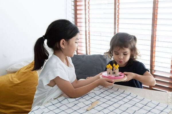 Set-de-tort-de-ziua-de-nastere-PlanToys-1 Set tort de ziua de naștere l Birthday Cake Set